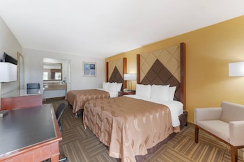 2 Queen Beds, Nonsmoking, Interior Corridor