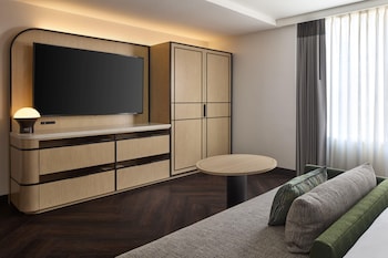 Suite (CAPITOL)