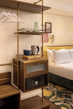Cura Hideaway