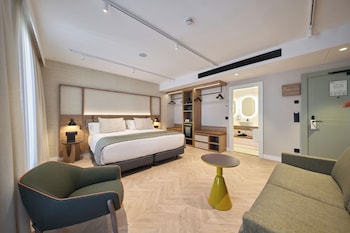 Deluxe Double Room Single Use
