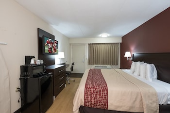 Deluxe Room, 1 King Bed, Non Smoking (First Floor)