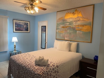 Family Villa, Multiple Beds (Villa Nine, .2 Miles from Resort, 3 B)