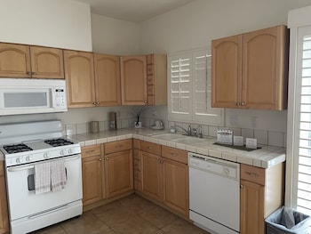 Family Villa, Multiple Beds (Villa Ten, .2 Miles from Resort, 4 Be)