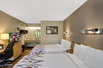 Deluxe Room, 2 Double Beds (Smoke Free)