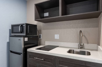 Studio Suite, 1 King Bed, Non Smoking