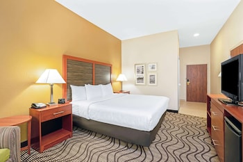 Deluxe Suite, 1 King Bed, Accessible (Mobility/Hearing Impaired Accessible)