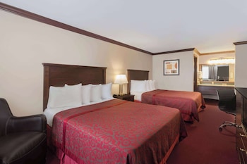 Deluxe Room, 2 Queen Beds, Non Smoking