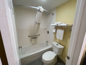 Suite, 1 King Bed, Jetted Tub, Pool View (with Sofabed)
