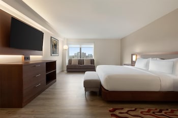 Suite, 1 King Bed, Jetted Tub (Newly Renovated)
