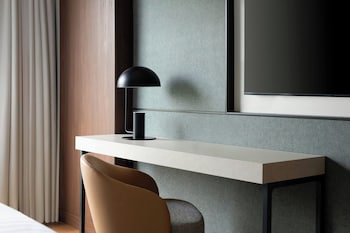 Suite, 1 Bedroom, City View