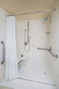 Room, 2 Queen Beds (Mobility Accessible, Roll-In Shower)