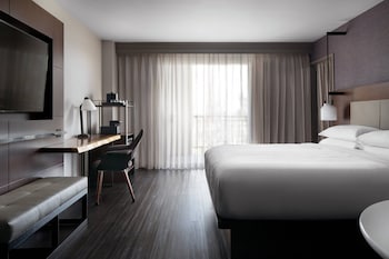 Room, 1 King Bed (Hearing Accessible)