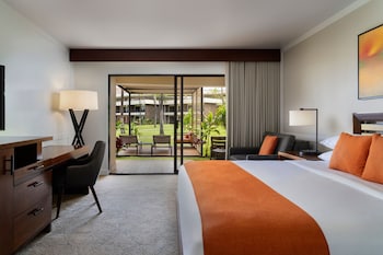 Premium Lanai 1 King or 2 Double