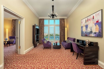 Superior Suite, 1 Bedroom, Lake View