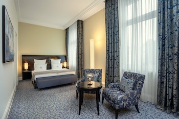 Superior Room, 1 King Bed