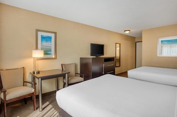 Standard Room, 2 Queen Beds, Non Smoking, Refrigerator