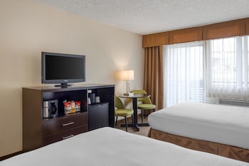Standard Room, 2 Queen Beds, Non Smoking, Balcony