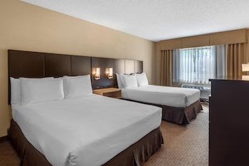 Standard Room, 2 Queen Beds, Non Smoking, Refrigerator