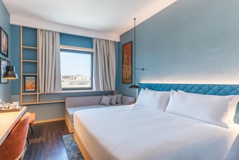 Deluxe Room, 1 King Bed with Sofa bed
