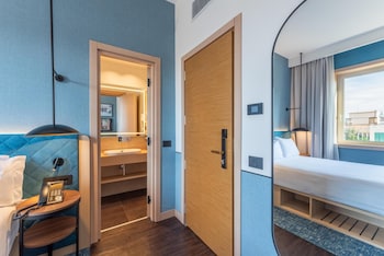 Room, 1 Queen Bed (Queen Room)