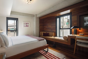 Room, 1 Queen Bed (Queen of The Club)