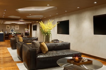 Room, 1 King Bed (King of The Club)