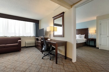 Suite, 1 Bedroom (Walk-In Shower)