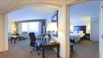 Suite, 1 Bedroom (Walk-In Shower)