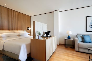 Junior Suite, 1 Double Bed, City View