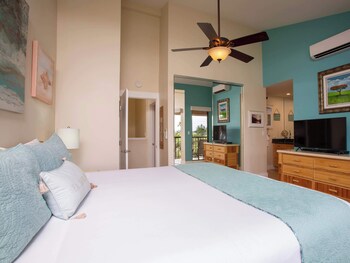 Condo, 2 Bedrooms, Ocean View (19B)