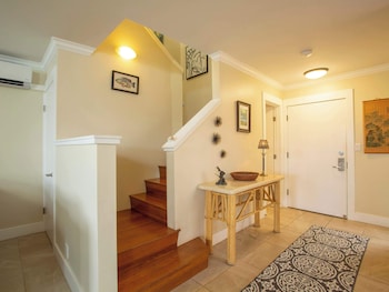 Condo, 2 Bedrooms, Ocean View (19B)