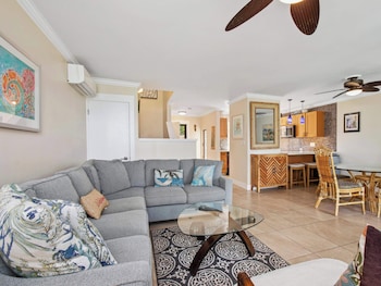 Condo, 2 Bedrooms (19B)