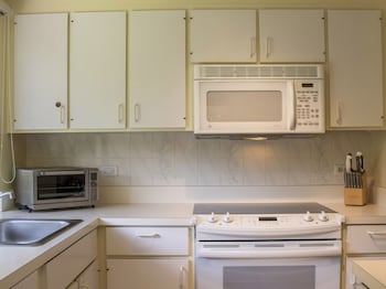Condo, 1 Bedroom, Garden View (3C)