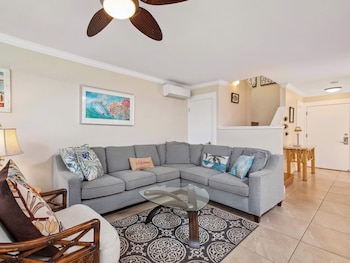Condo, 2 Bedrooms (19B)