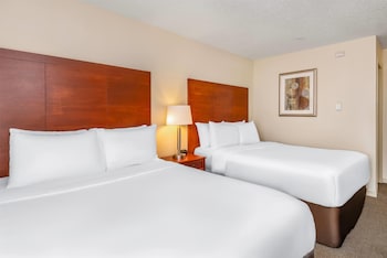 Room, 2 Queen Beds, Non Smoking, Pool View