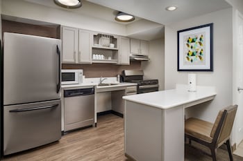 Studio (Mobility Accessible, Roll-in Shower)