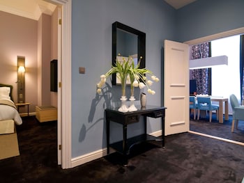 Suite (Canal House, Butler Service)