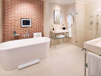 Suite (Canal House, Butler Service)