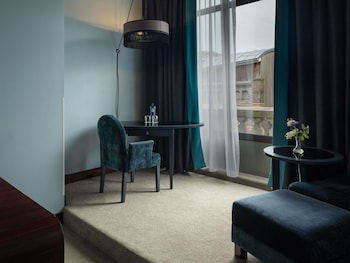 Junior Suite, 1 King Bed