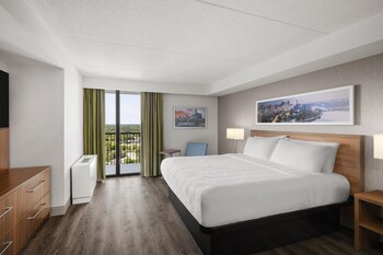 Suite, 1 King Bed, Non Smoking, Kitchen (Living Room;with Sofabed)