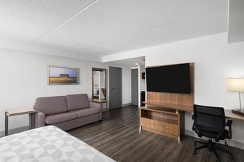 Standard Room, 1 King Bed, Non Smoking, Corner (with Sofabed)