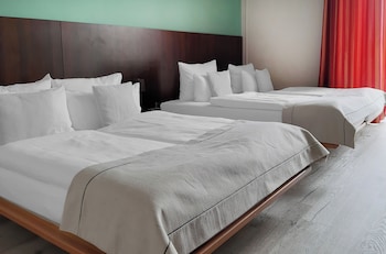 Premium Room, Multiple Beds (Family Room)