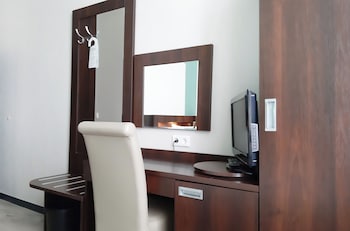 Standard Room, 1 Queen Bed