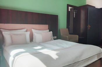 Standard Room, 1 King Bed