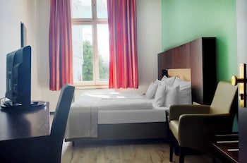 Standard Room, 1 King Bed