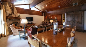 Room, 2 Bedrooms (Flagstaff)