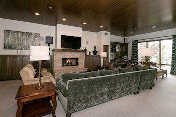 Luxury Suite, 3 Bedrooms, Hot Tub (PREMIUM)