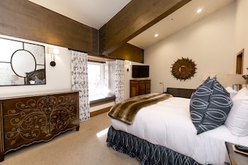 Luxury Townhome, 4 Bedrooms, Hot Tub (Multi-Level)