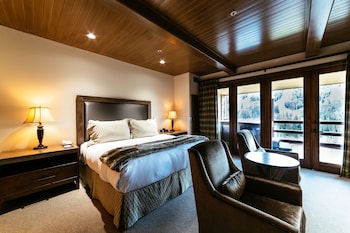 Luxury Suite, 2 Bedrooms, Mountain View, Corner