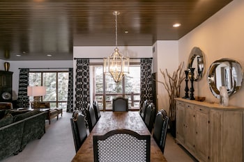 Luxury Suite, 3 Bedrooms, Hot Tub (PREMIUM)